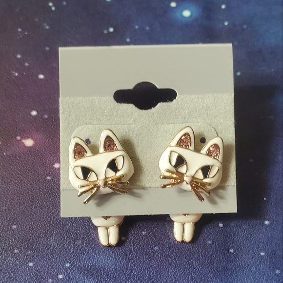 White Cat Earrings - Picture 4 of 4